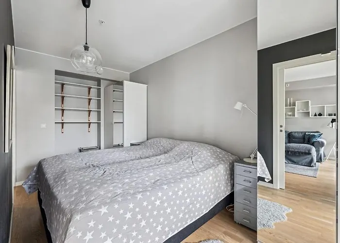 Demims Centre & Parking Daire