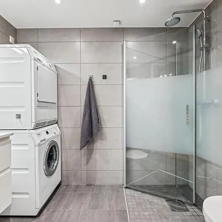 Demims Centre & Parking Apartment *